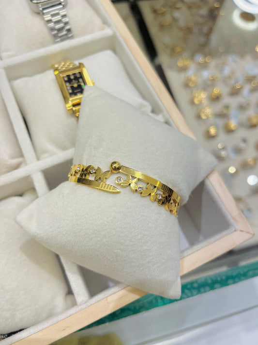 Izri Gold Bangle Baby size