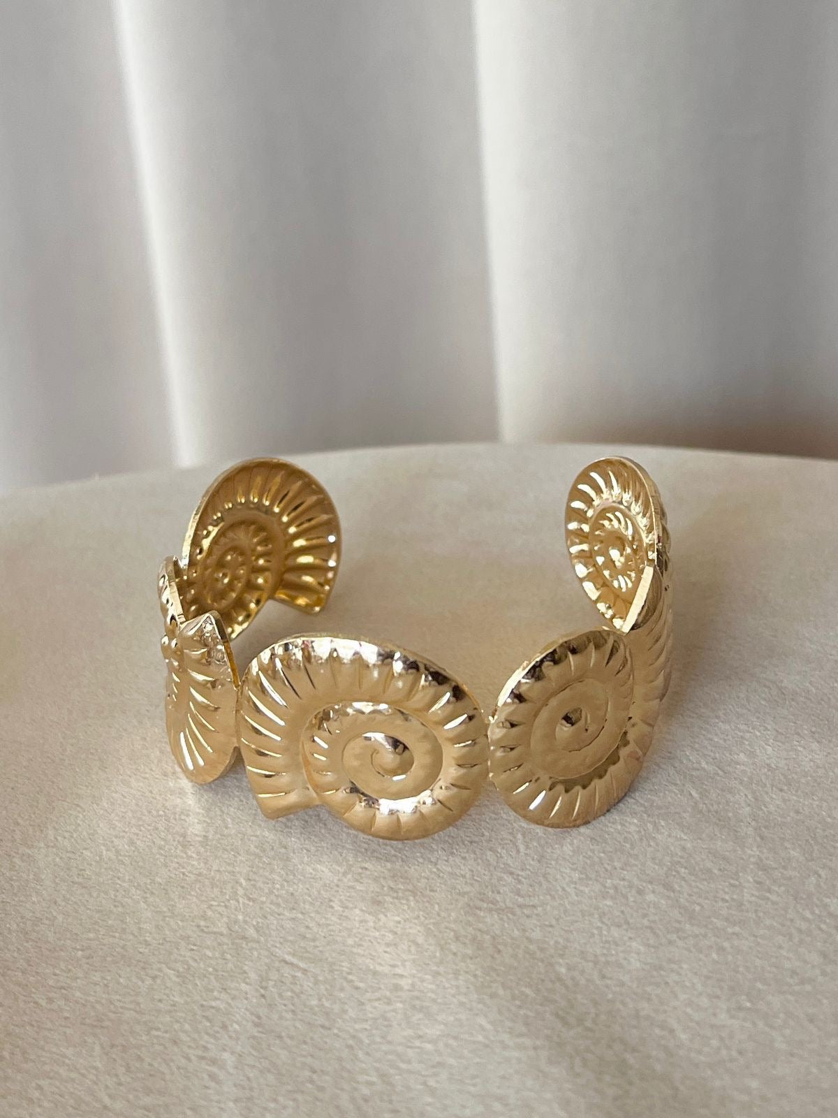 Cuff bangle