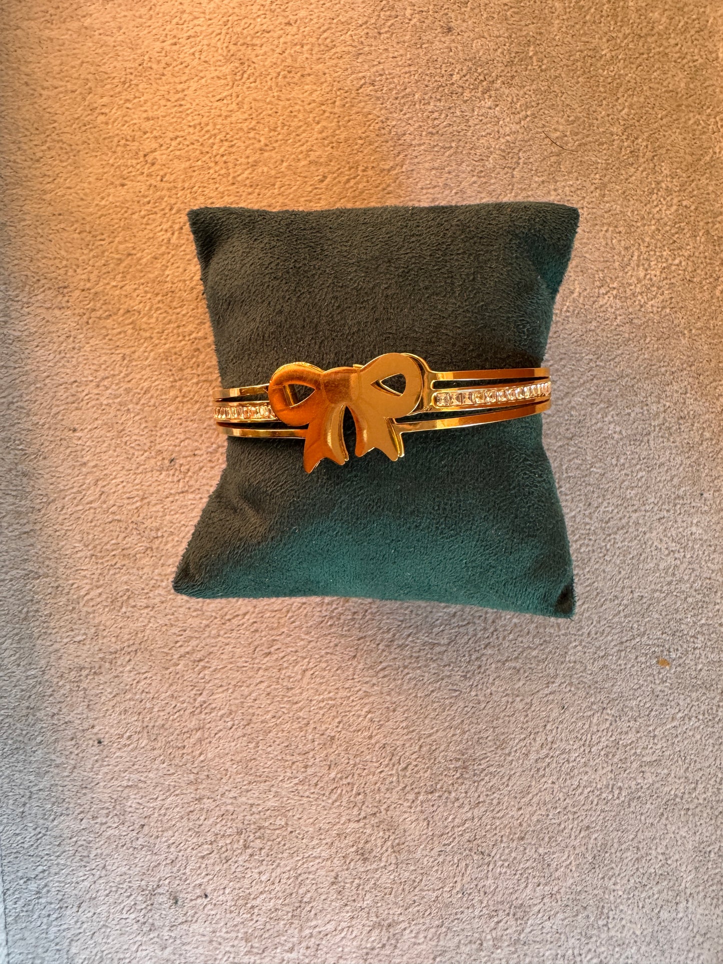 Bow with stone