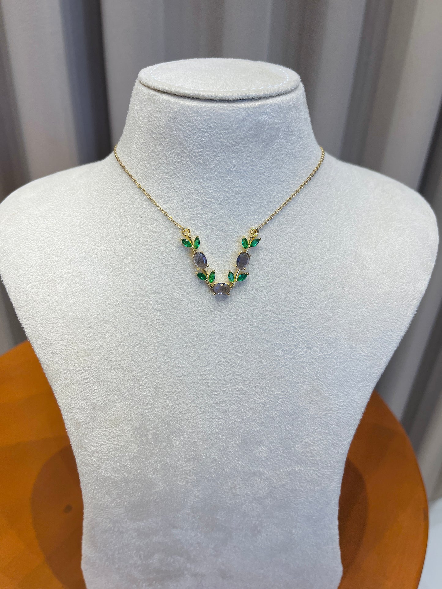 Violet necklace