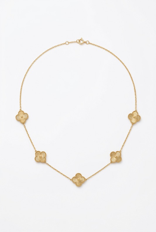 Golden clover antitarnish necklace