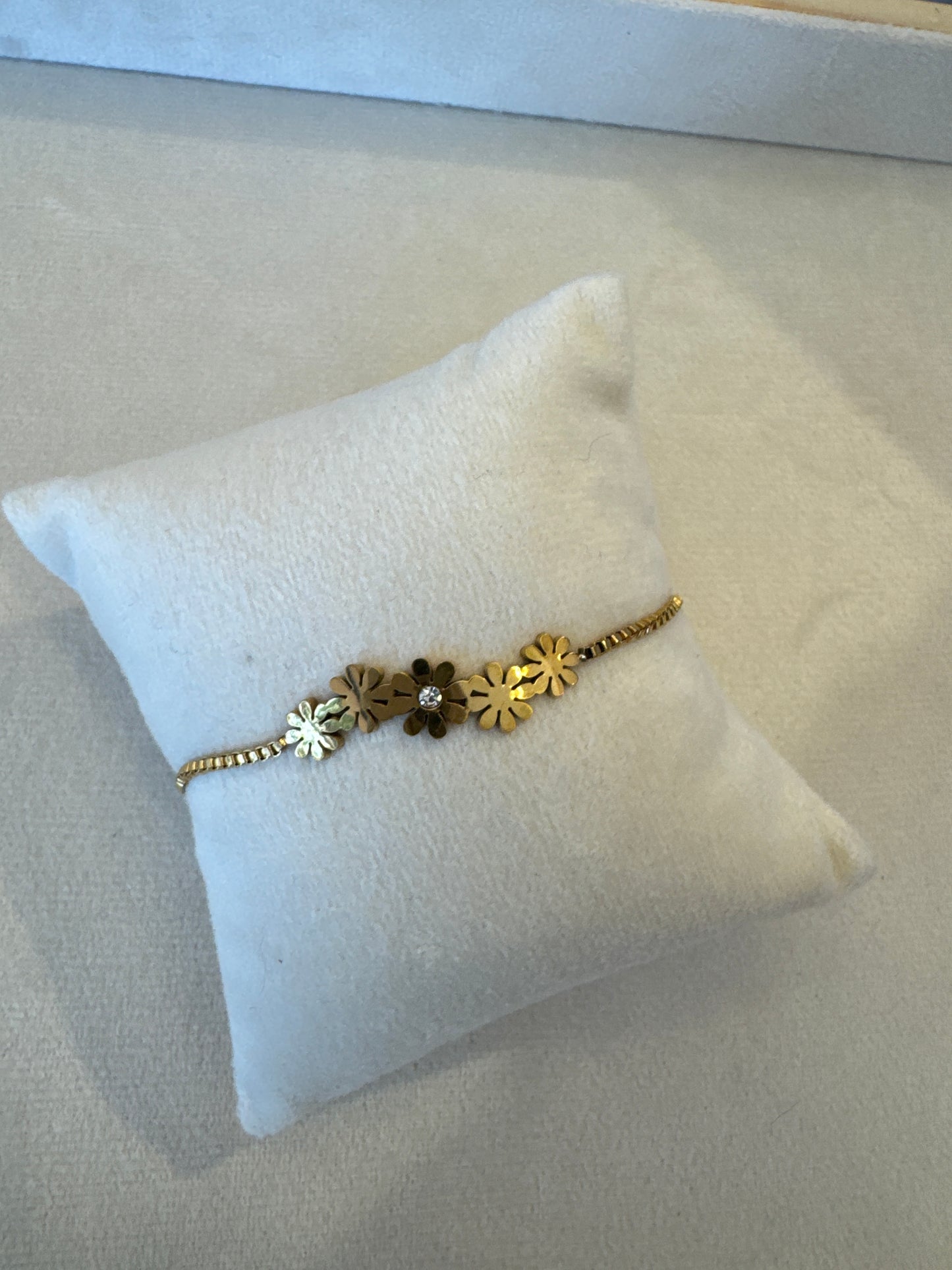 Adjustale Flowers gold bracelet