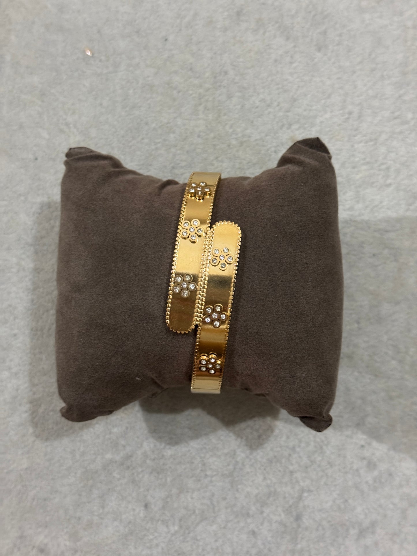 Gilded Petals Bangle Gold