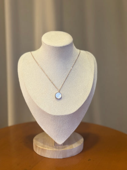 Round reversible necklace