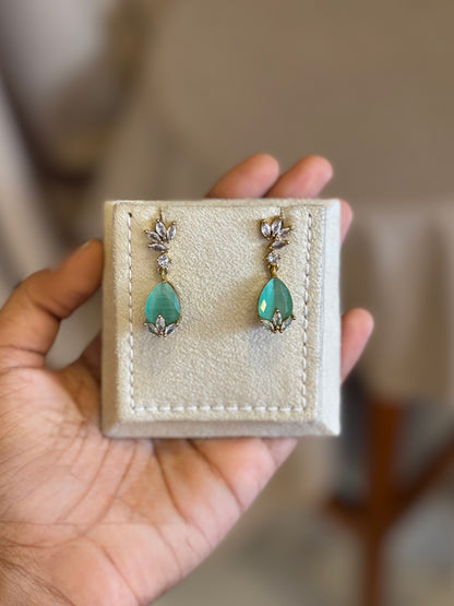 PEAR DROP PASTEL GREEN AD EARING