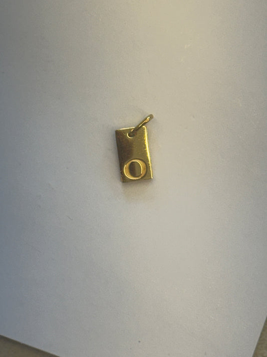 O letter charm