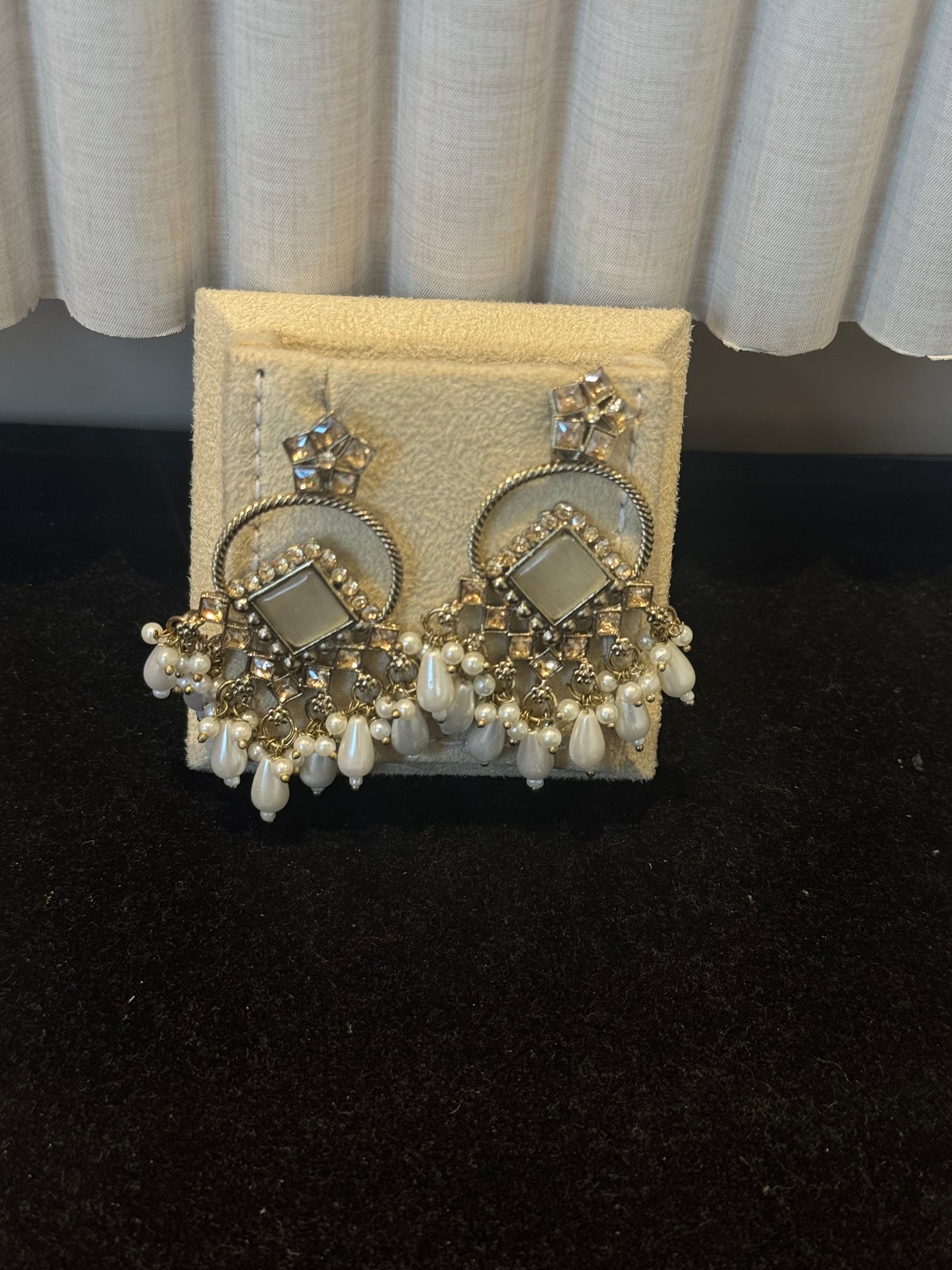 Diva Glow Earrings