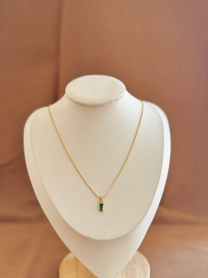 Mini green necklace