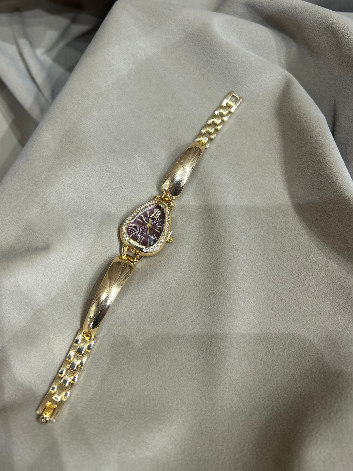 Luxe Teardrop Watch