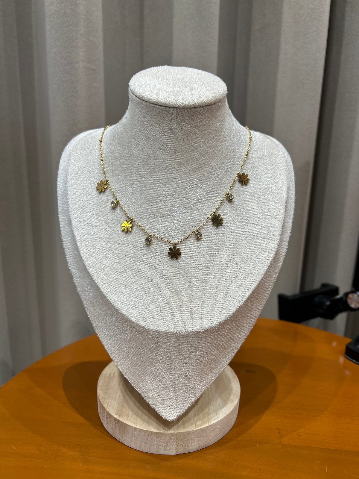 Flower charm necklace