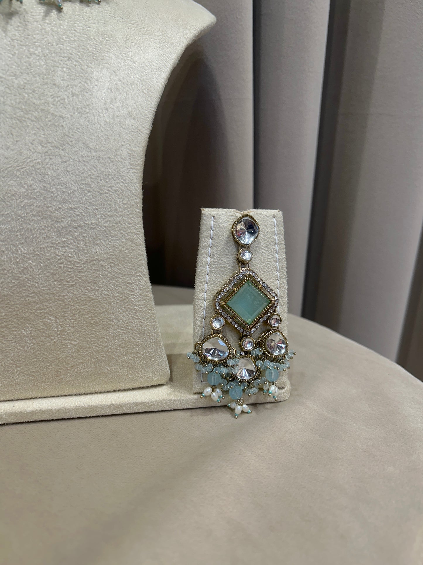 Rental jewellery poder blue