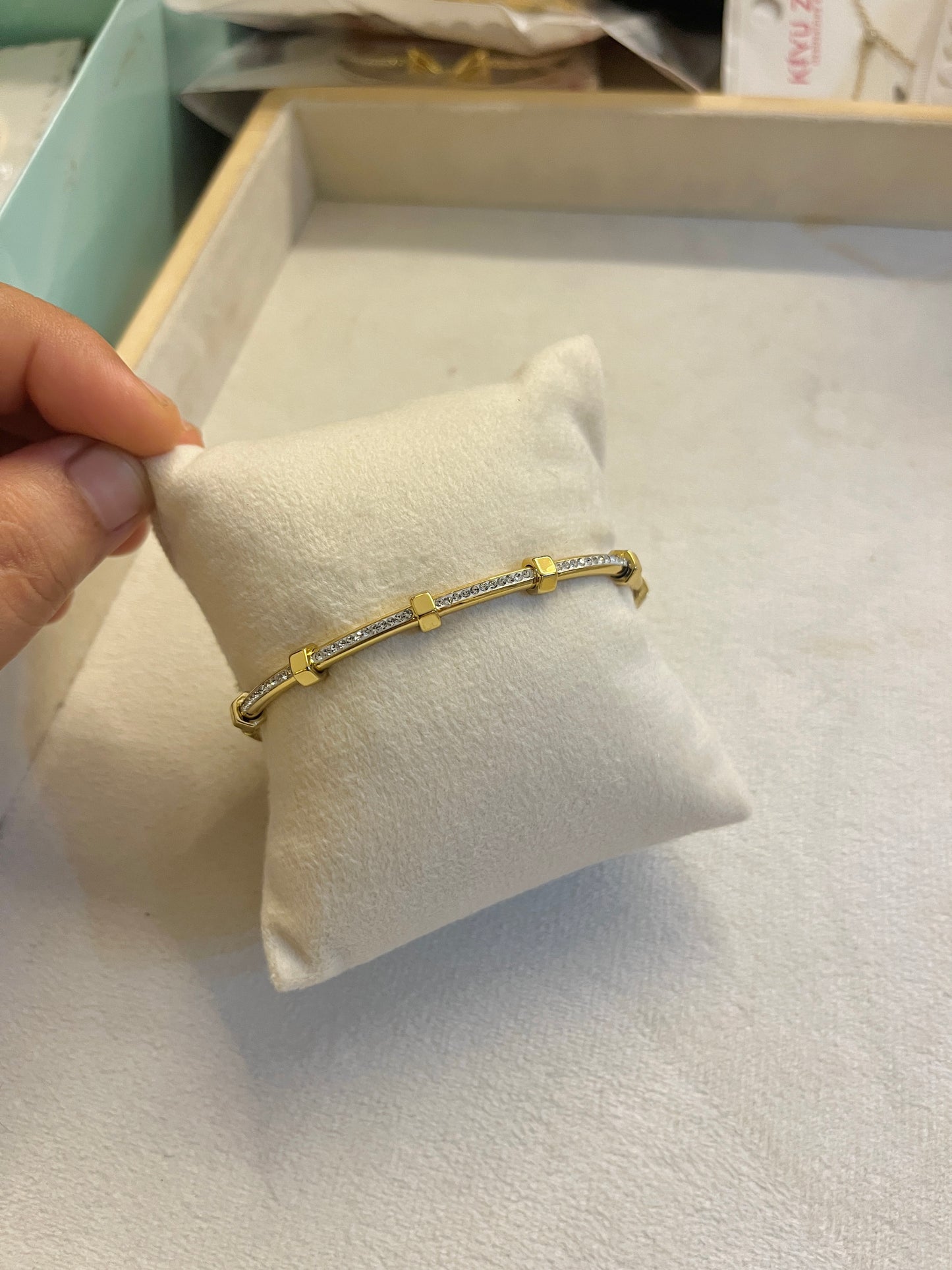 Hawwa Gold Bangle Adult size