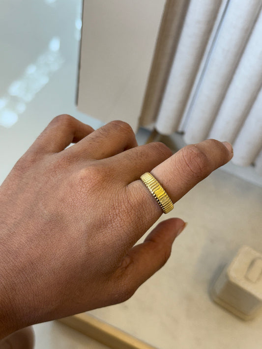 Golden orbit ring