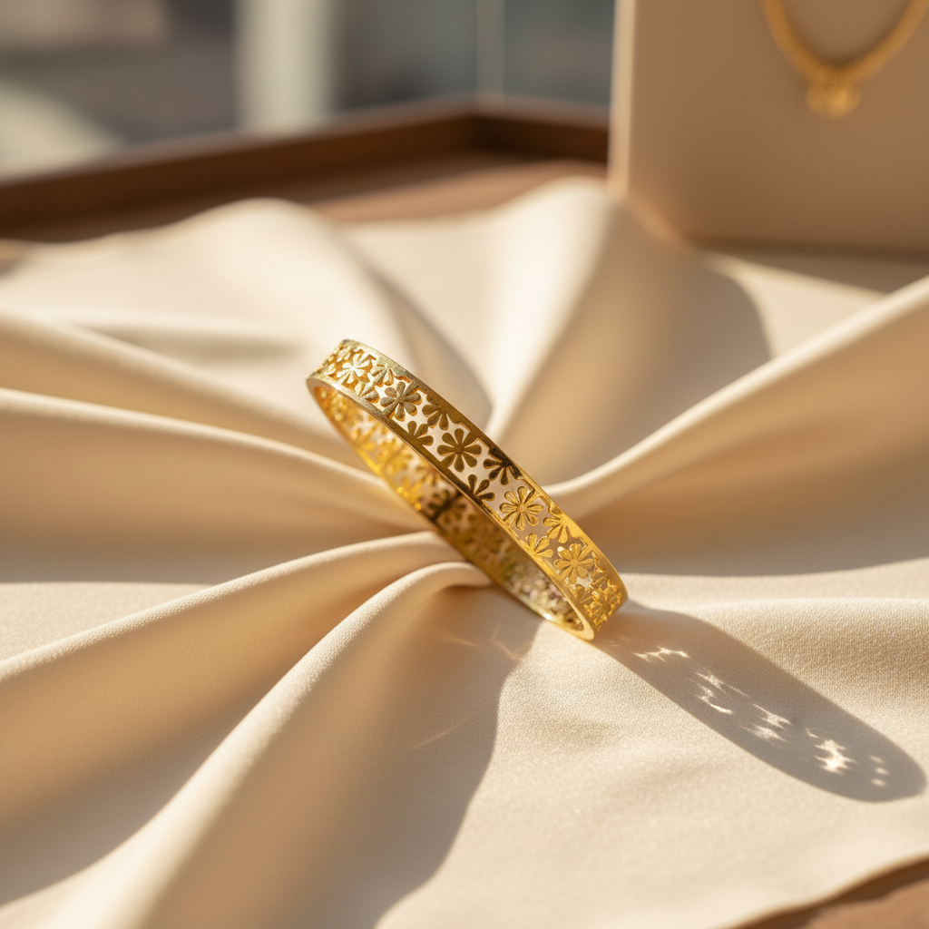 Daisy Bangle Gold