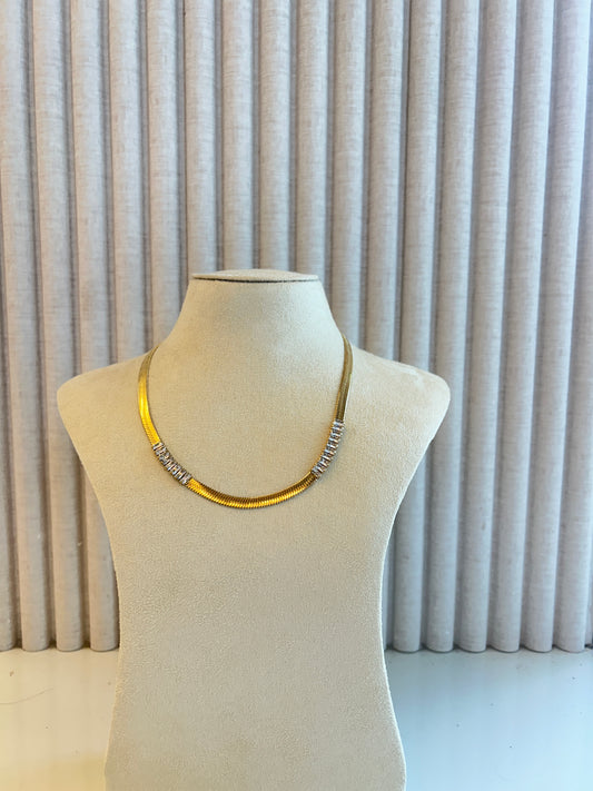 Snake chain with stone necklace