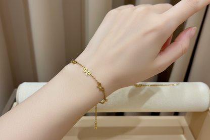 Bow bracelet gold