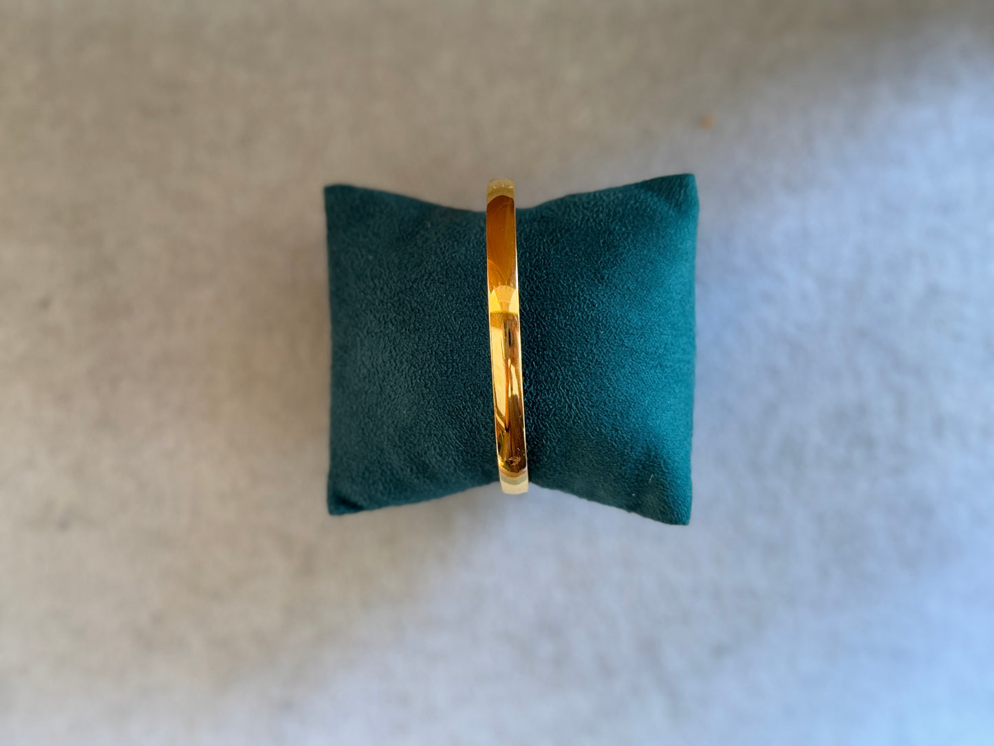 Crossover Bangle Gold