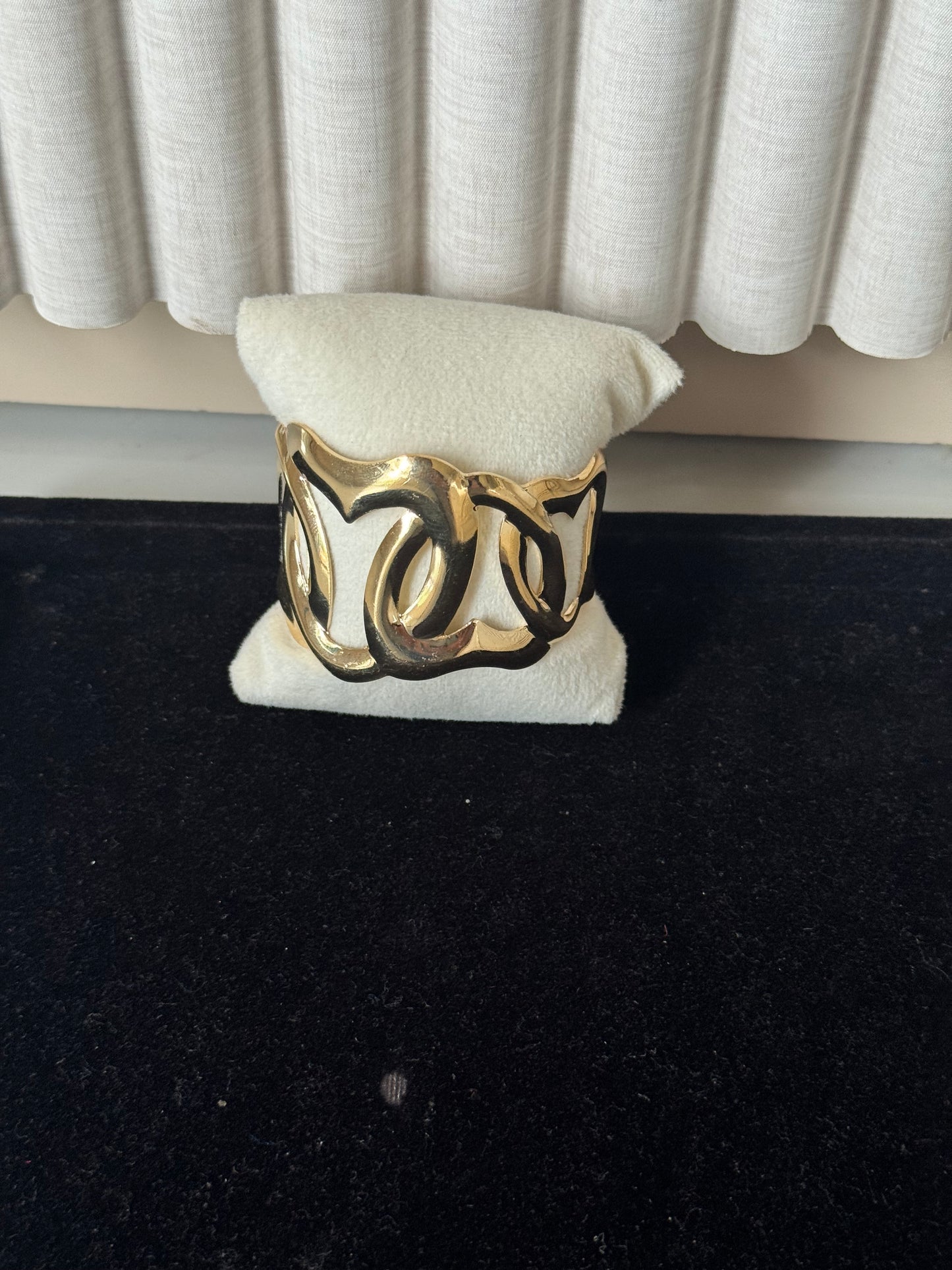 Cuff bangle