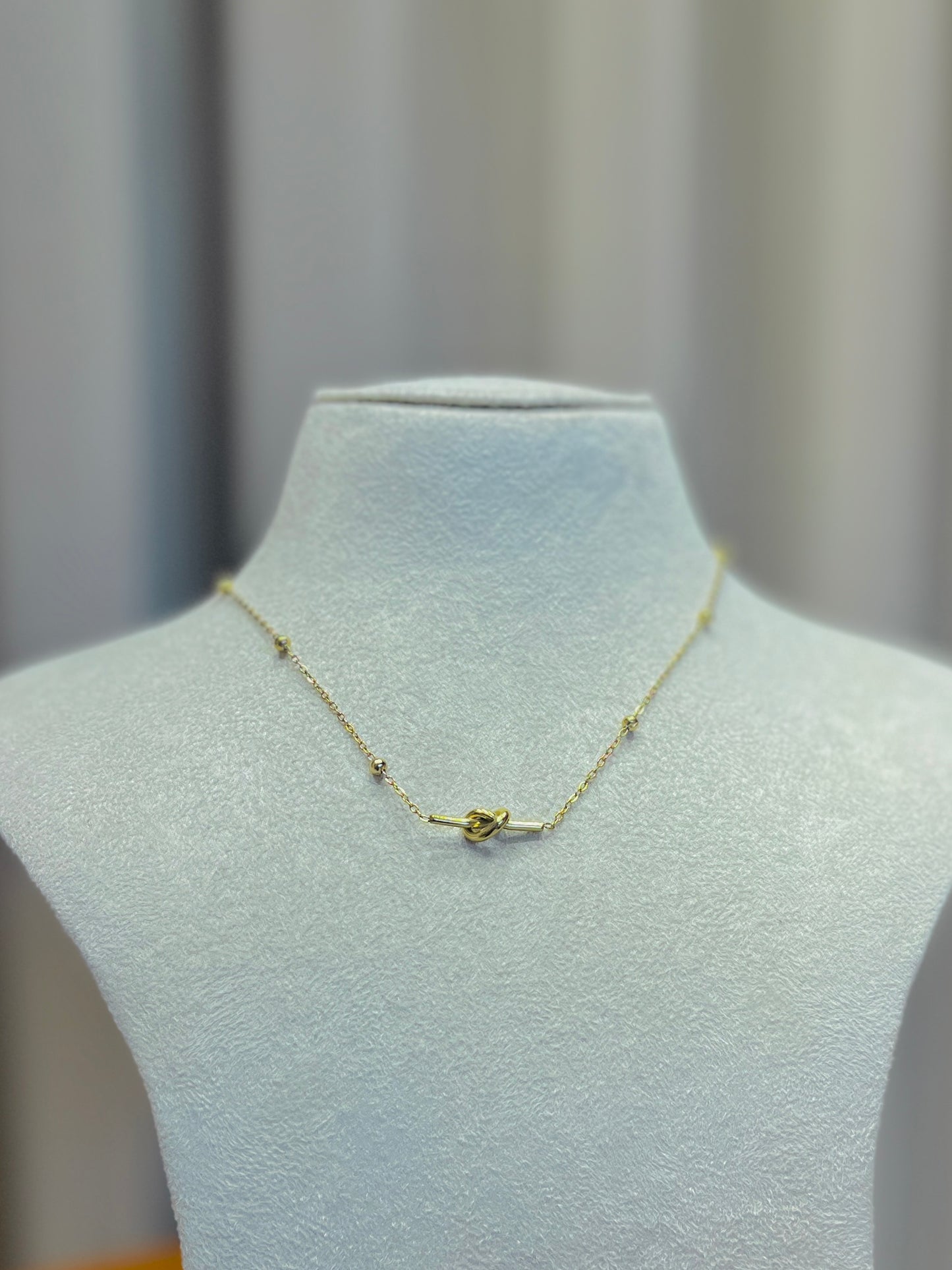 Knot necklace