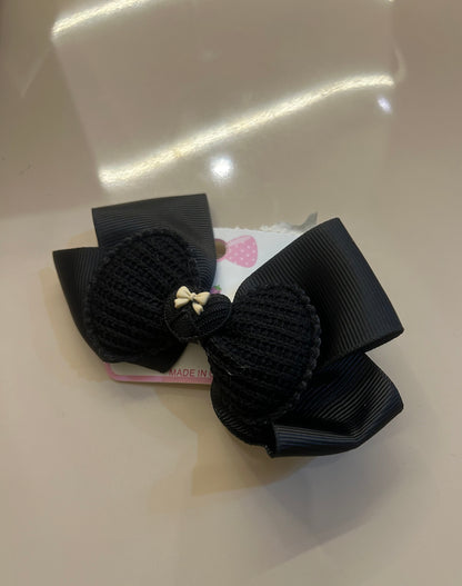 Black hair bow