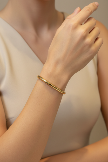 Straight bangle