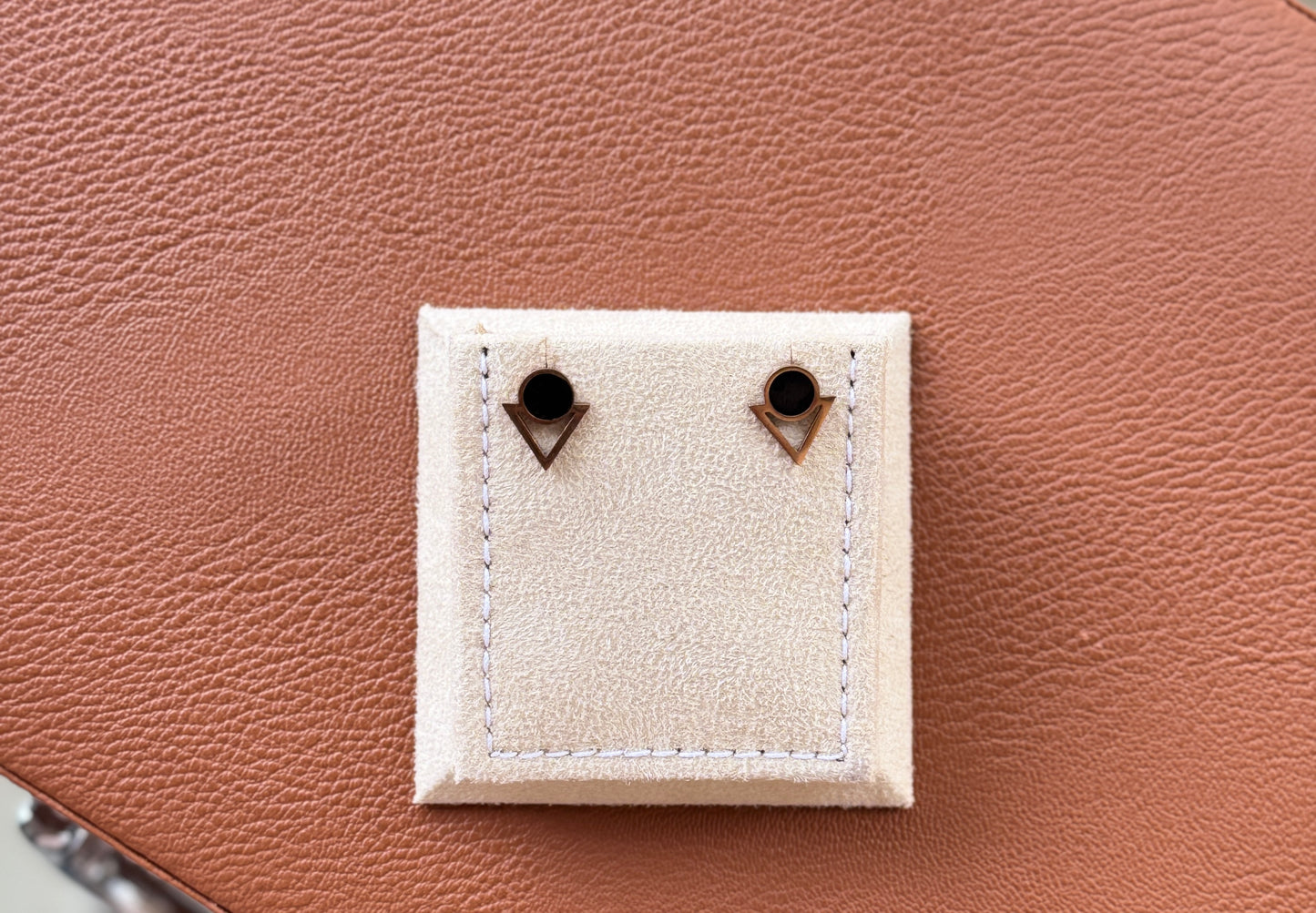 Traingle round earring