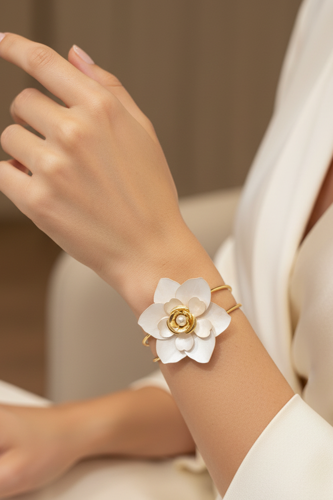 Cuff bangle