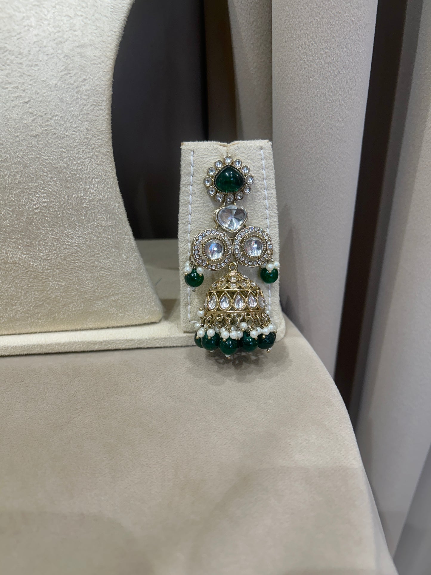Rental jewellery green