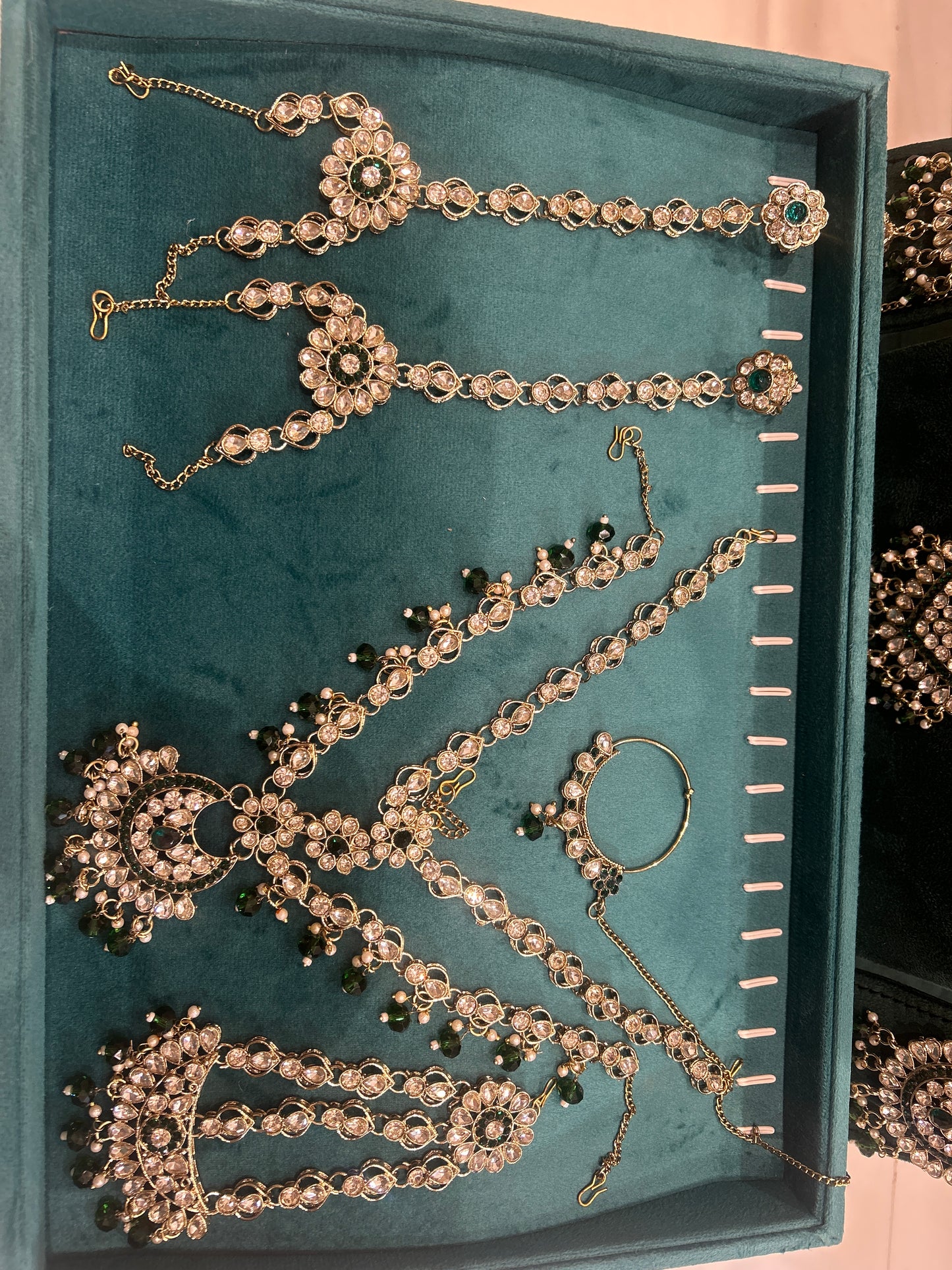 Rental Jewellery: Full Set Emerald Green
