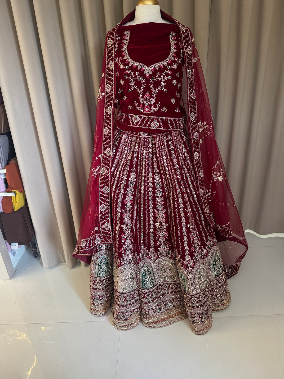 Maroon Ball Lahanga