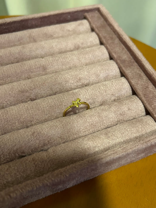 Bow Stackable ring