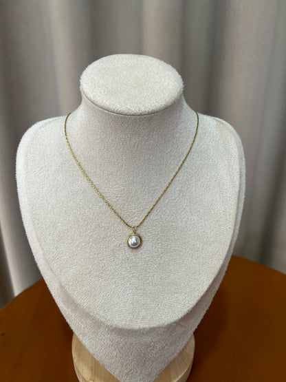 White pearl necklace