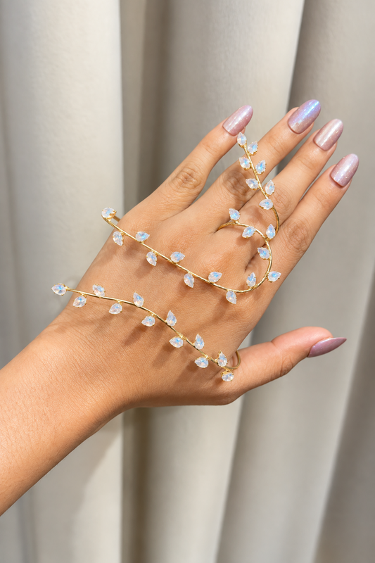 Aurelia Hand Cuff