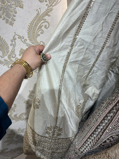 White lehanga