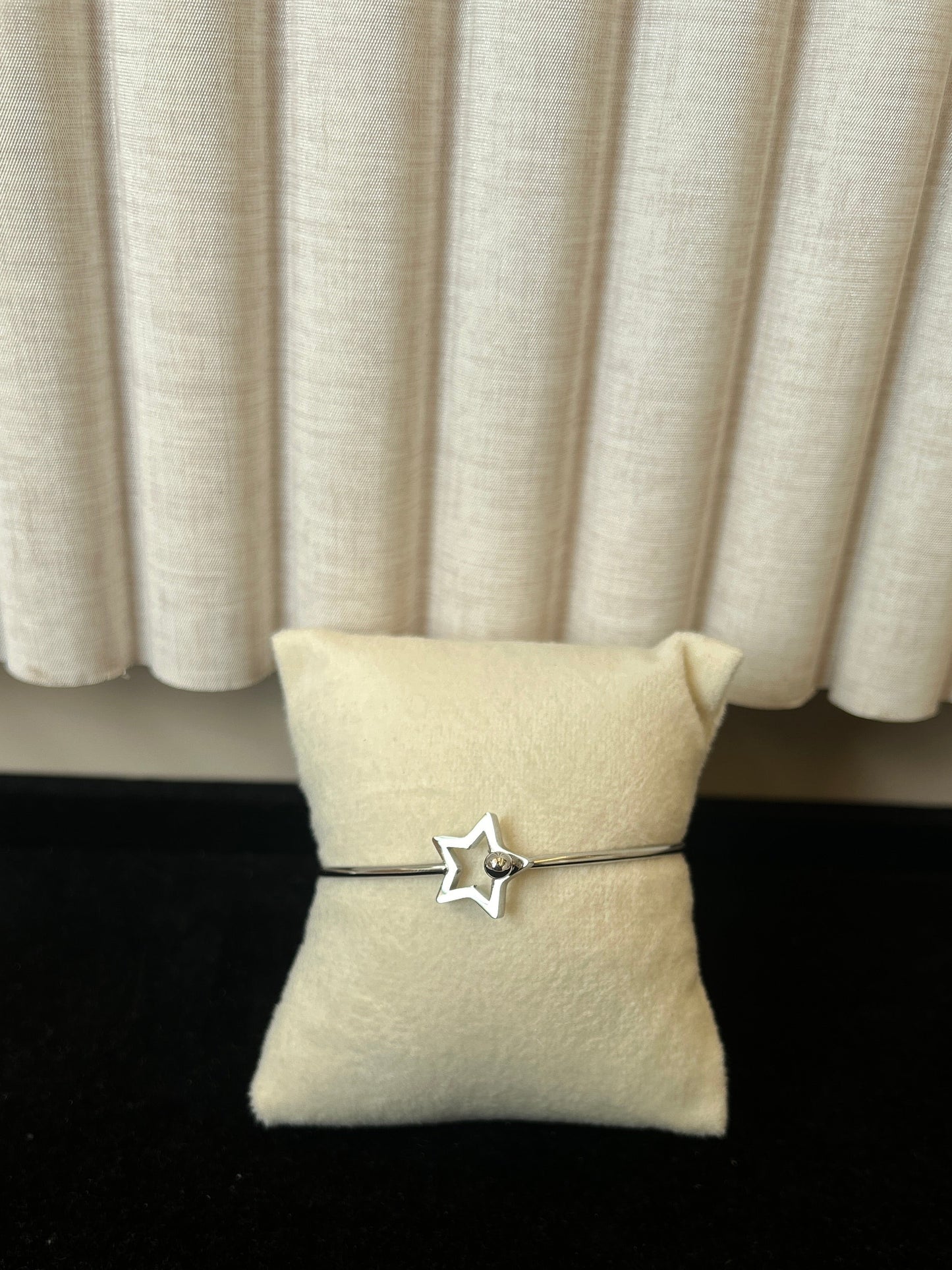 Luxe star bangle