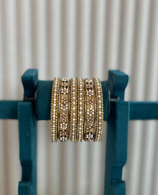 Flower with white stone bangle set