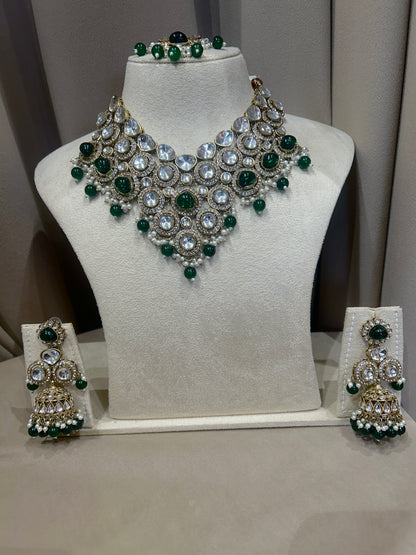 Rental jewellery green