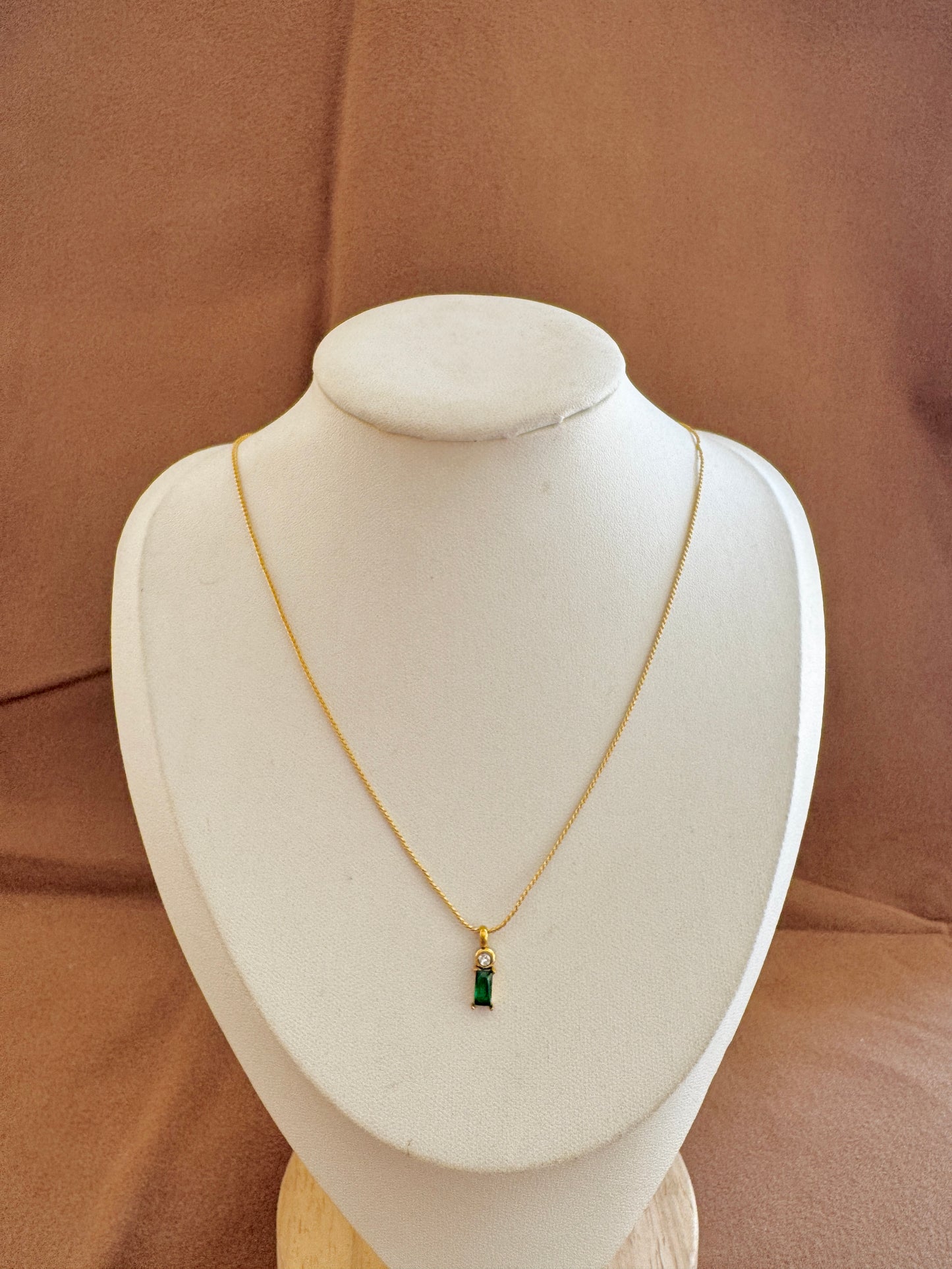 Mini green necklace