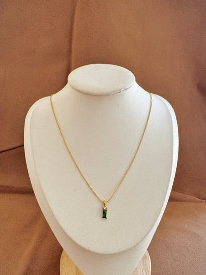 Mini green necklace