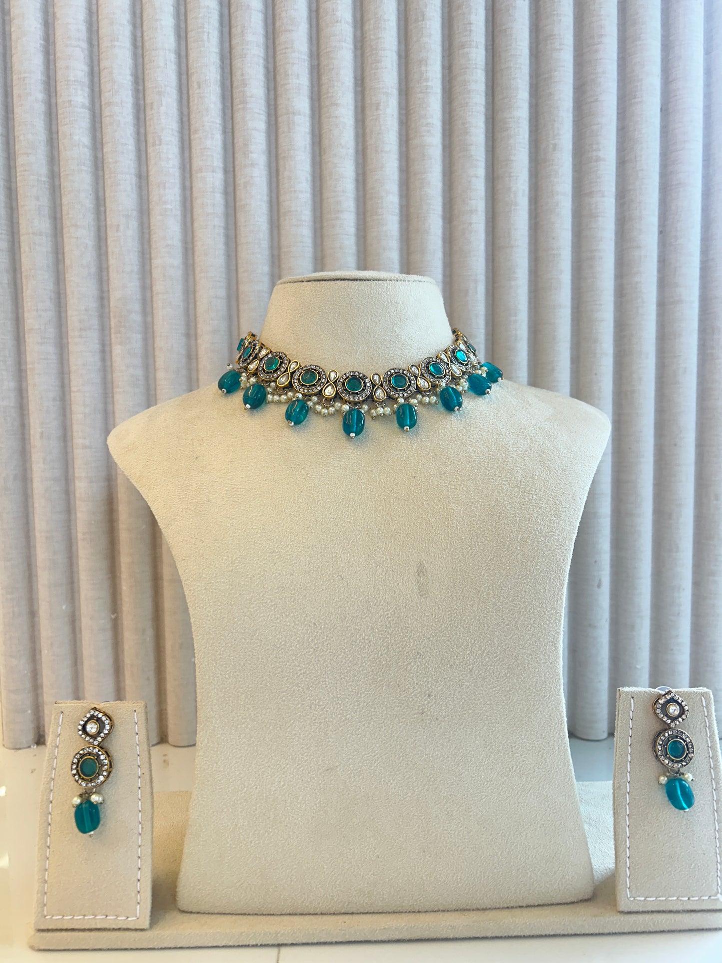 Rental Bridal Semi peacock blue Chokker Necklace