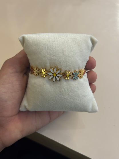 Flower bangle