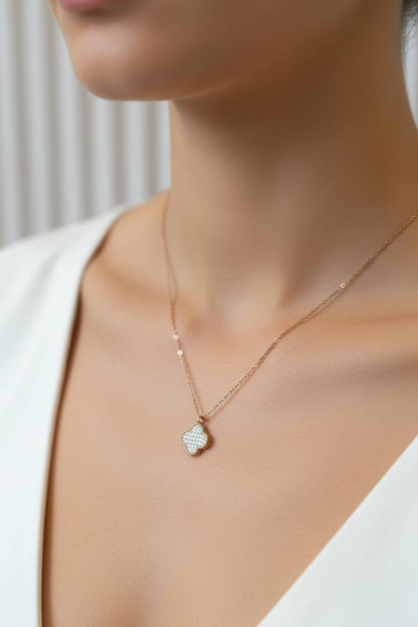 Clover Rose gold necklace