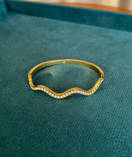 Gold wavy stone bangle