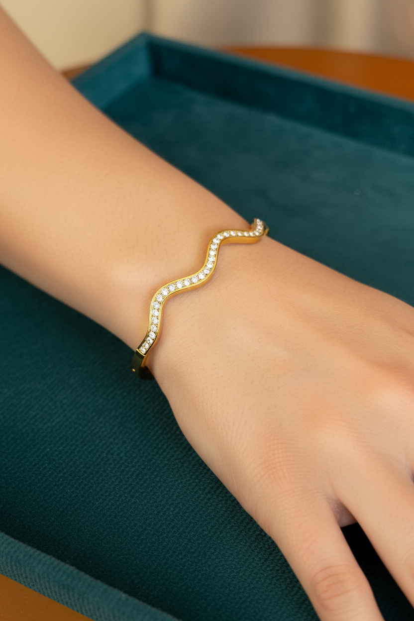Gold wavy stone bangle