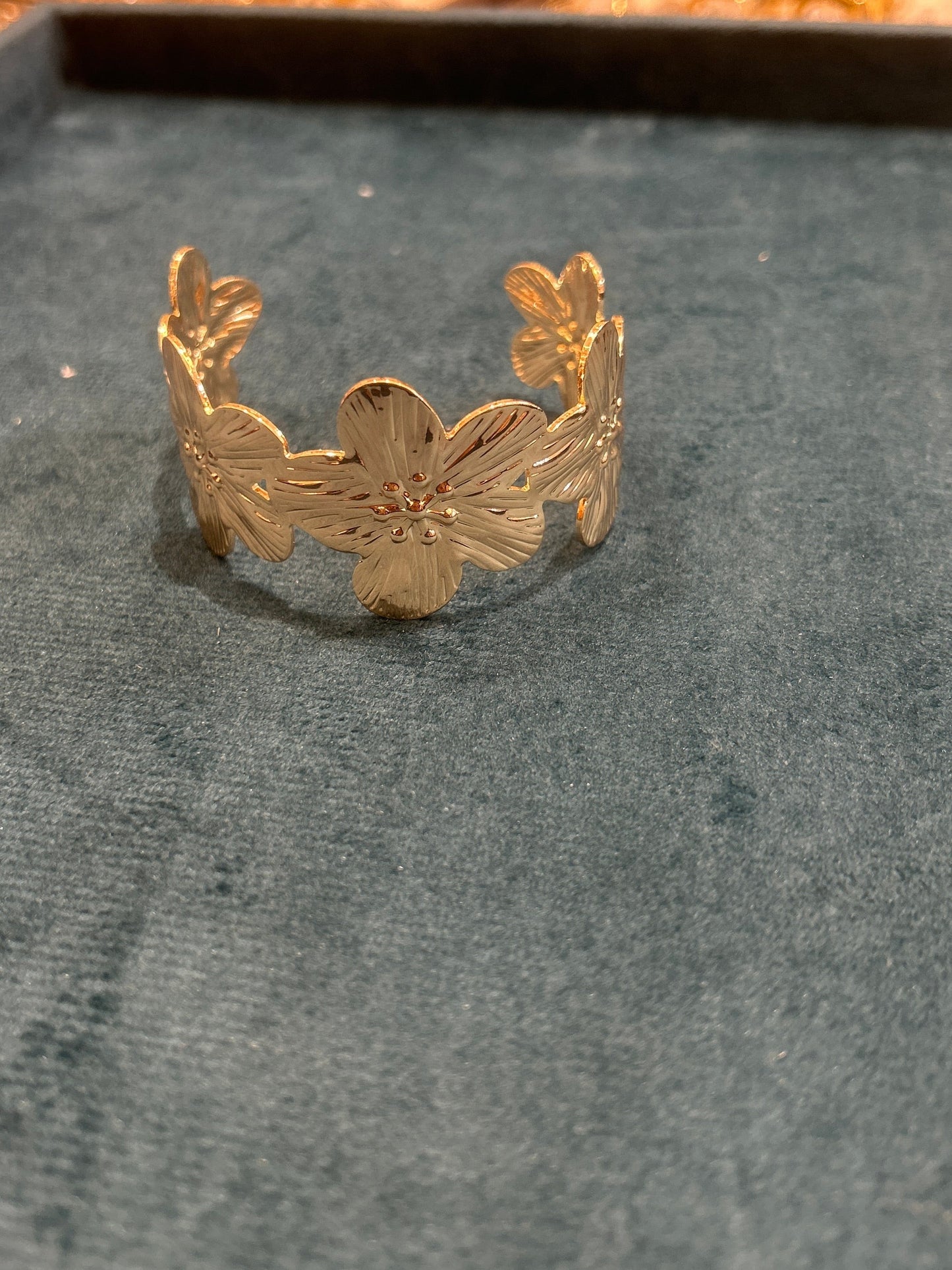 Cuff bangle