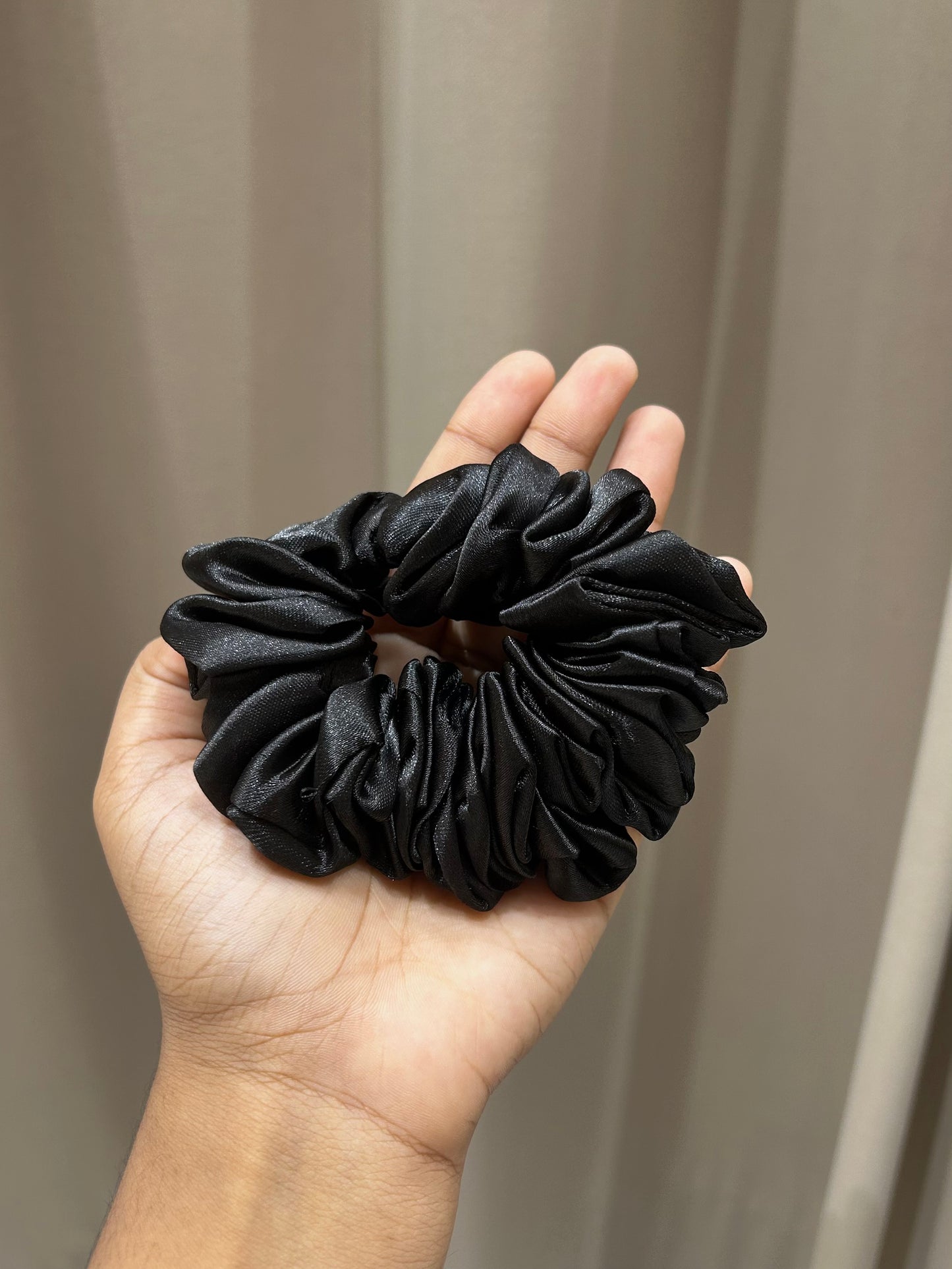 Scrunchies black