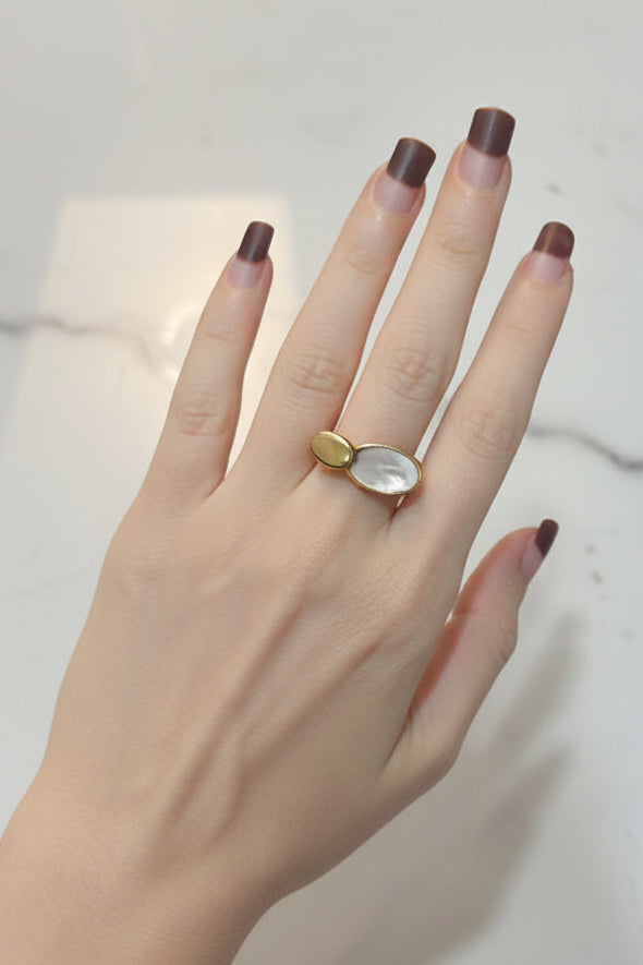 Aurore Oval Ring