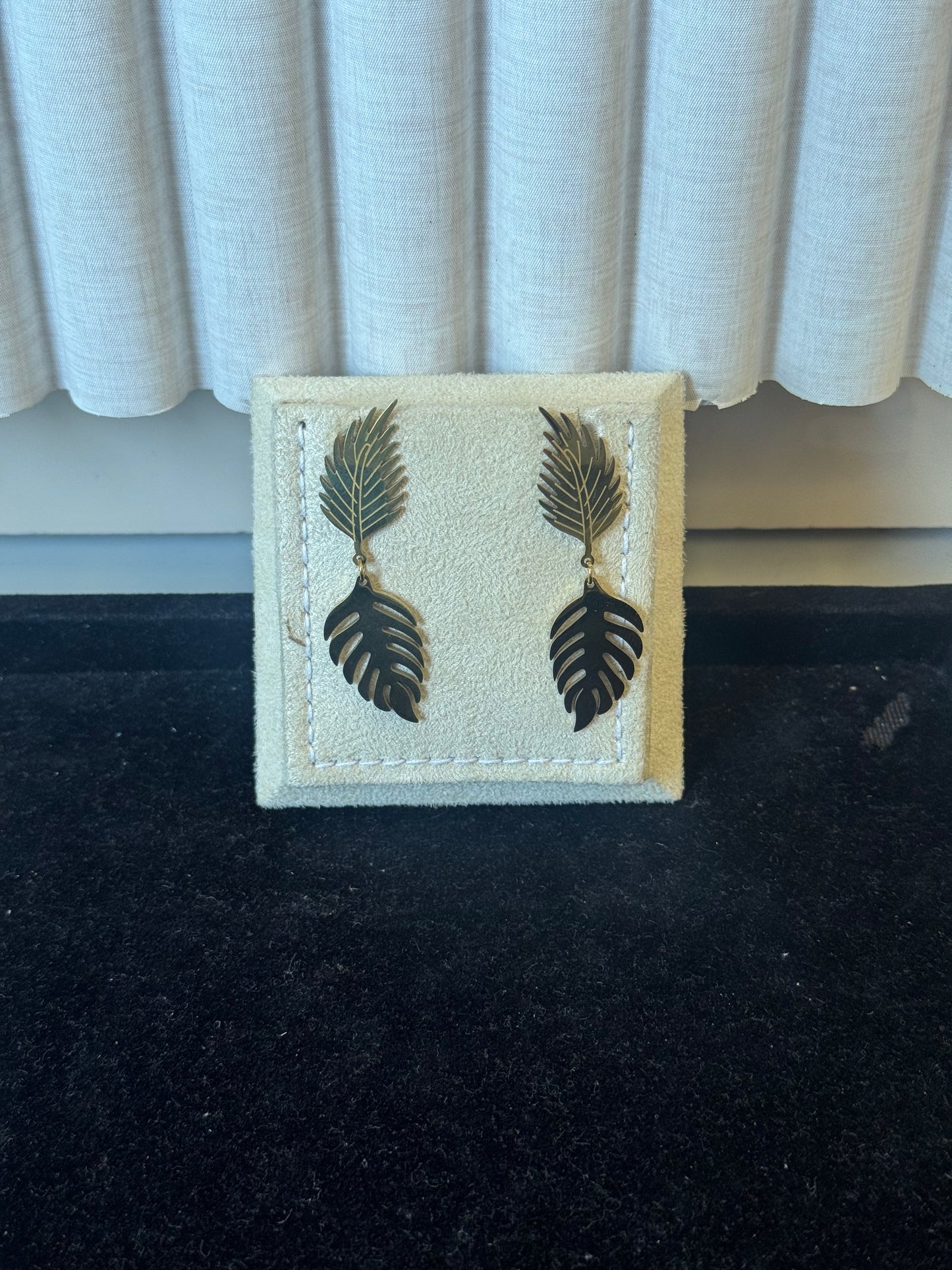 Leaf earring