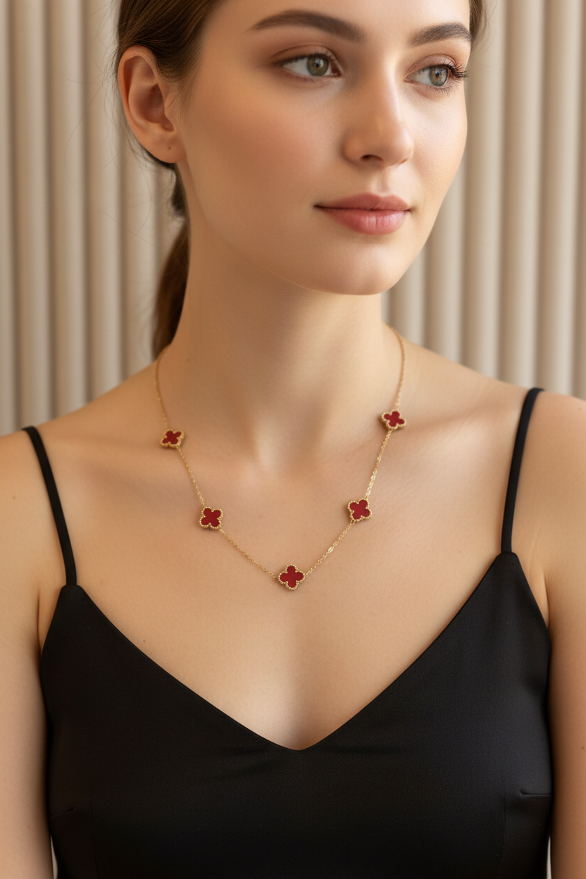 Red clover Anti-tarnish necklace