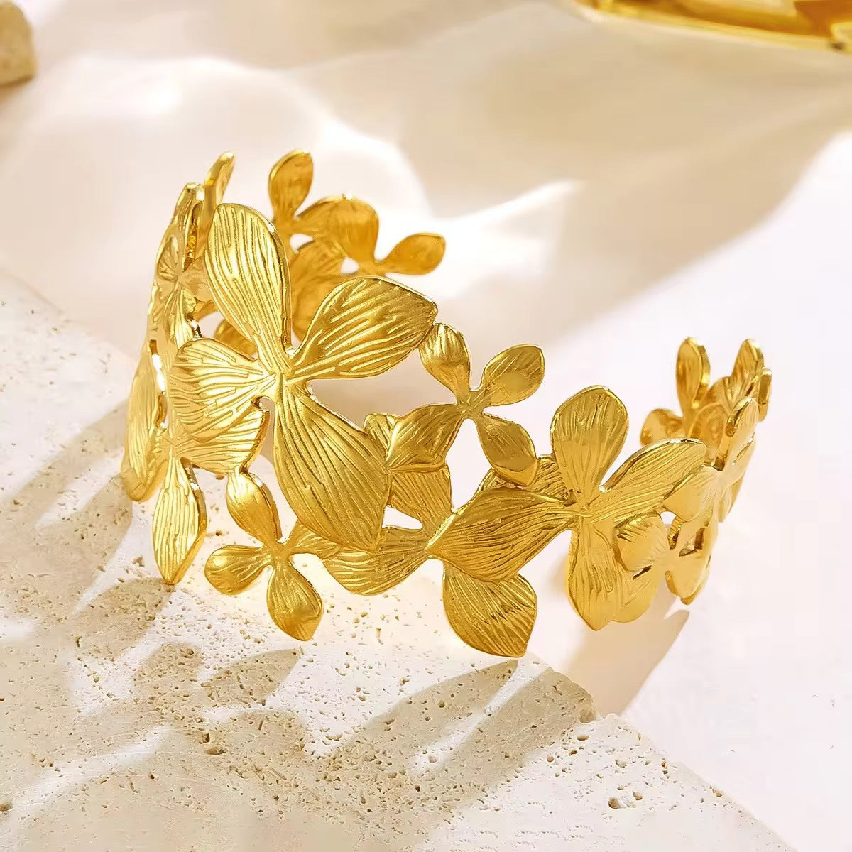 Cuff bangle